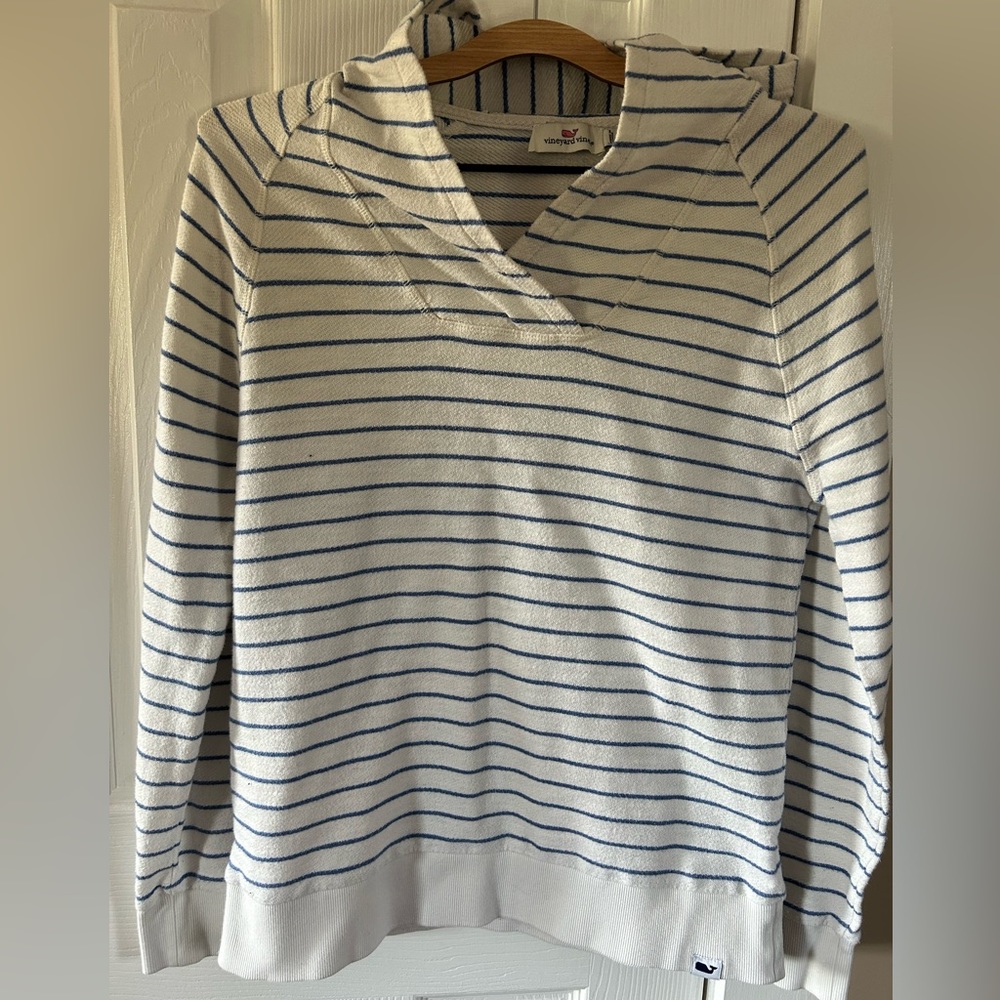 Vineyard Vines terry cloth hooded pullover